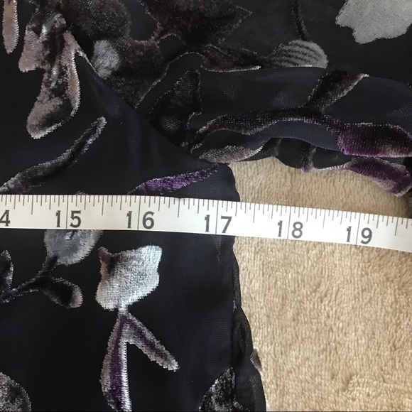 Design Lab Floral Cold Shoulder Top - Size XS - Picture 10 of 13